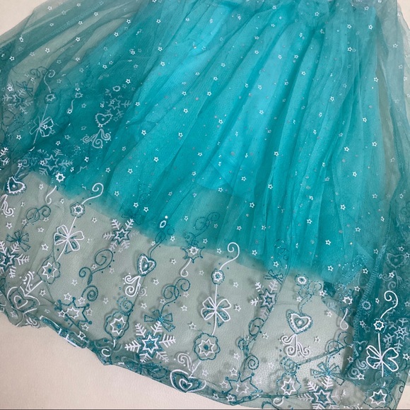Frozen Elsa Sparkly Cute Dress with Cape - Picture 11 of 12